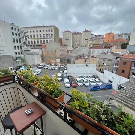 The Old Vine * Istanbul