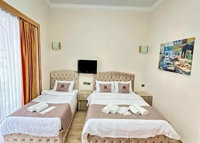 Elegance Family House Hotell