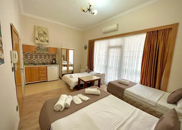 Elegance Family House Hotell