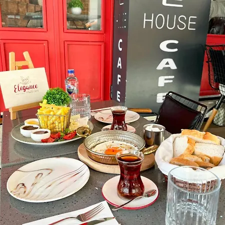 Elegance Family House *